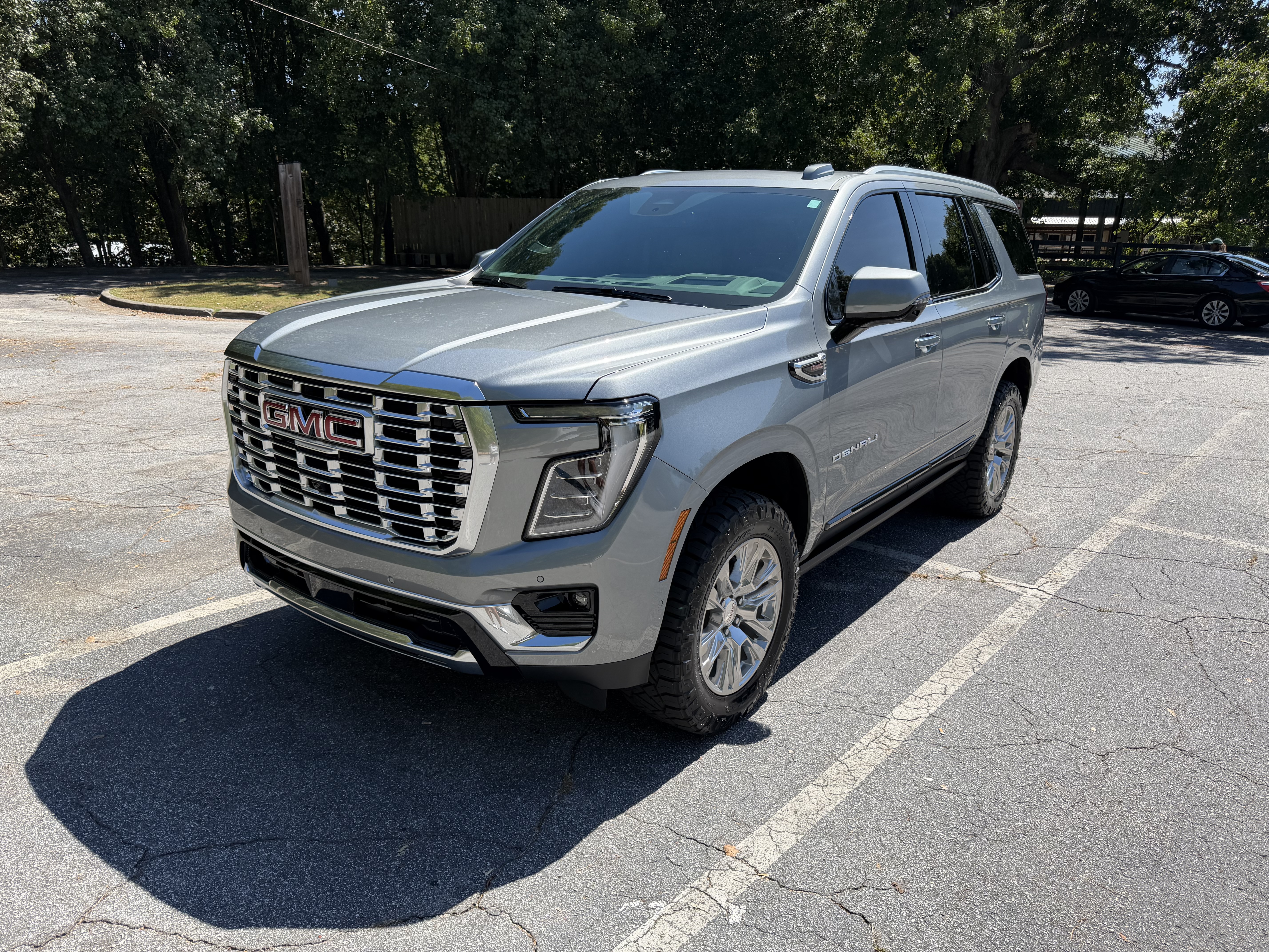 Used 2025 GMC Yukon Denali w/ Sun & Power Step Package AWD/4WD image 9