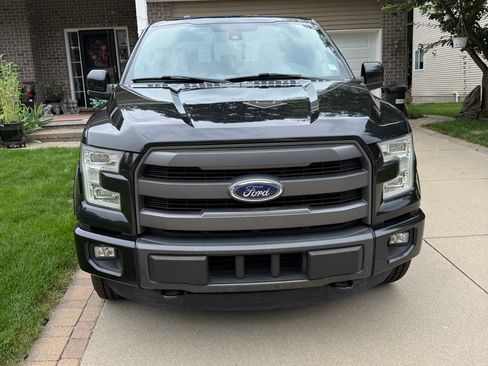 Used 2015 Ford F150 Lariat w/ Equipment Group 502A Luxury AWD/4WD image 4