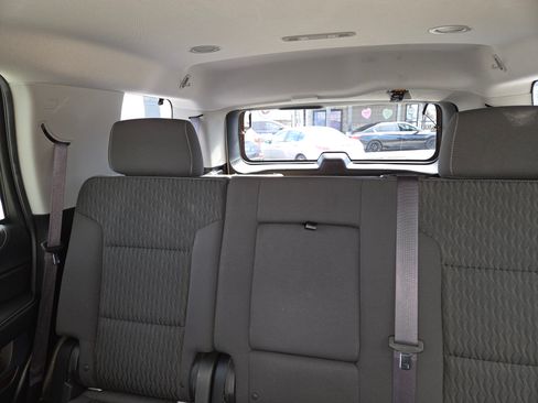 Used 2017 GMC Yukon SLE w/ SLE Value Package image 2