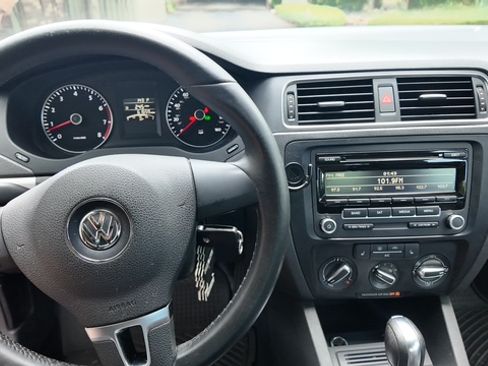 Used 2014 Volkswagen Jetta SE FWD image 6