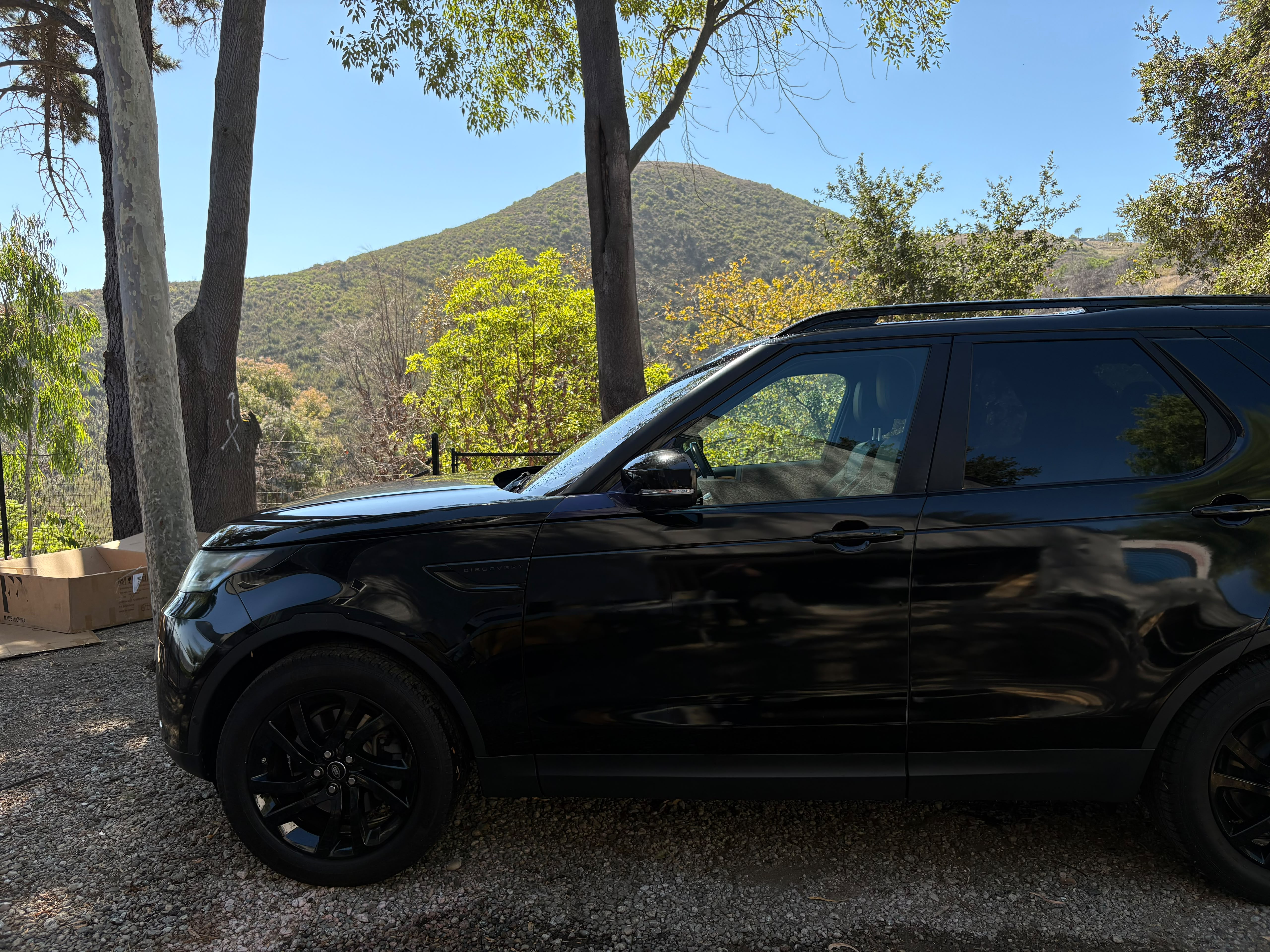 Used 2017 Land Rover Discovery HSE AWD/4WD image 5