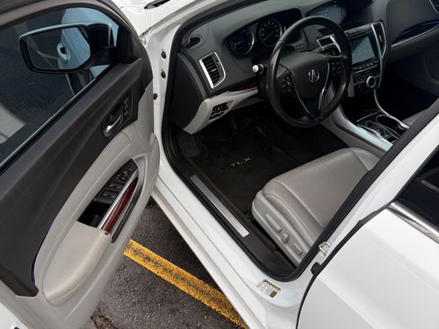 Used 2015 Acura TLX 3.5 Sedan 4D image 10