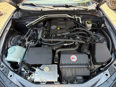 Used 2006 MAZDA MX-5 Miata Grand Touring RWD image 11