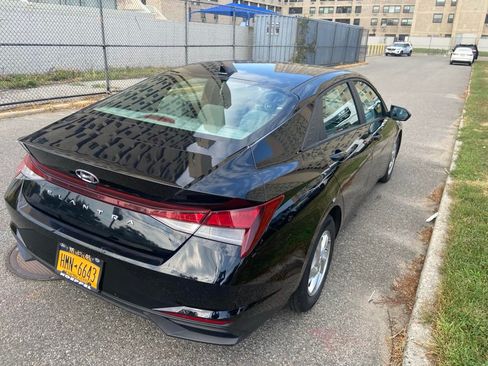 Used 2023 Hyundai Elantra SE w/ Preferred Accessory Package image 23