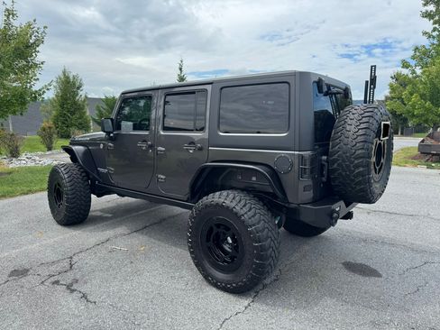Used 2014 Jeep Wrangler Unlimited Rubicon w/ Connectivity Group AWD/4WD image 5
