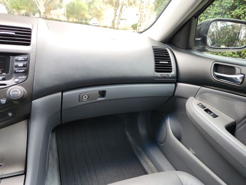 Used 2005 Honda Accord EX-L image 20