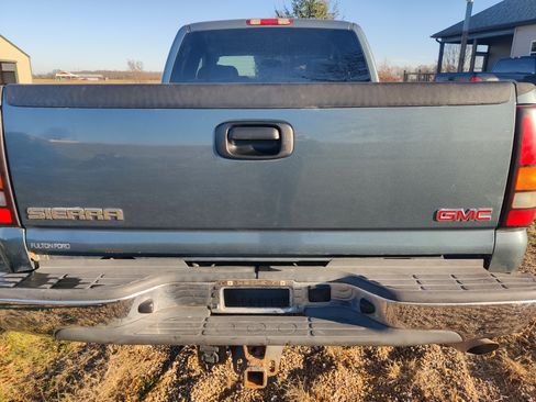 Used 2007 GMC Sierra 2500 SLE w/ Onstar Plus Package image 10