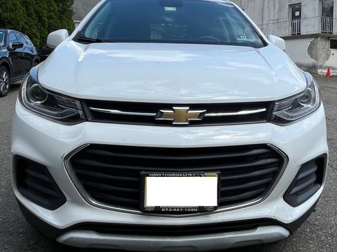 Used 2017 Chevrolet Trax LT w/ LT Convenience Package image 6