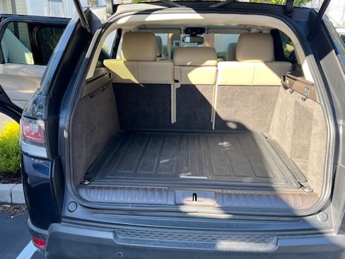 Used 2016 Land Rover Range Rover Sport SE image 8