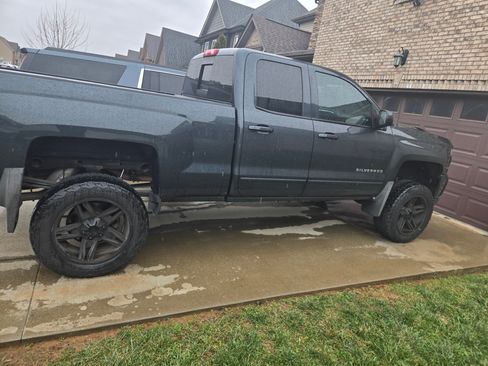 Used 2018 Chevrolet Silverado 1500 LT w/ All Star Edition image 13