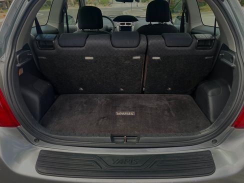 Used 2009 Toyota Yaris S FWD image 12