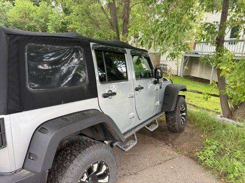 Used 2017 Jeep Wrangler Unlimited Sport AWD/4WD image 5
