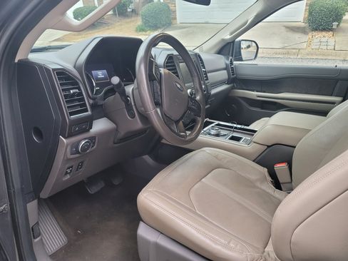 Used 2020 Ford Expedition Max Limited image 9