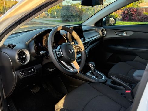 Used 2019 Kia Forte LXS image 13