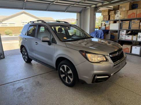 Used 2018 Subaru Forester 2.5i Premium AWD/4WD image 2