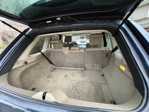 Used 2011 Land Rover Range Rover Sport HSE LUX image 2