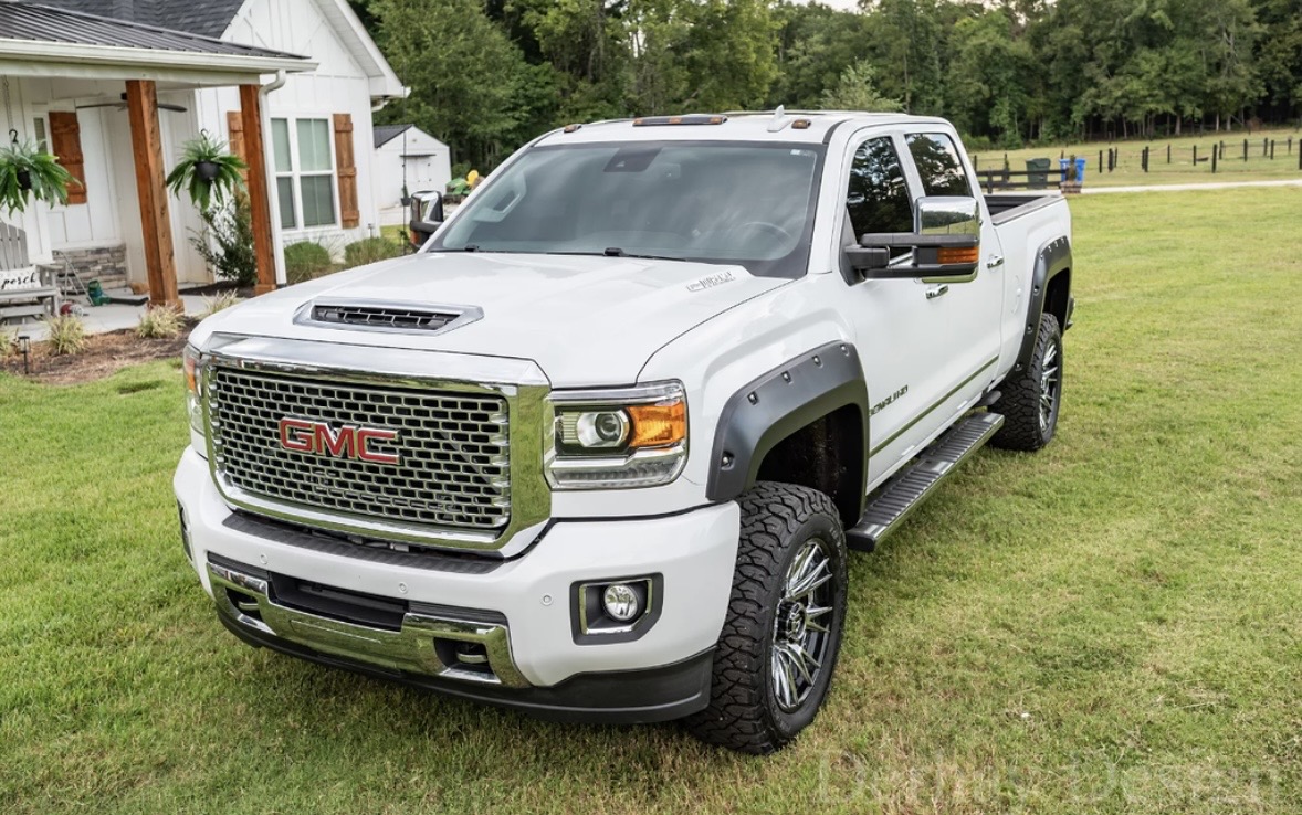 Used 2017 GMC Sierra 3500 Denali w/ Duramax Plus Package AWD/4WD image 8