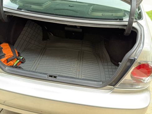 Used 2005 Lexus IS 300 image 15