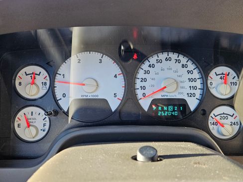 Used 2006 Dodge Ram 2500 Truck SLT image 2