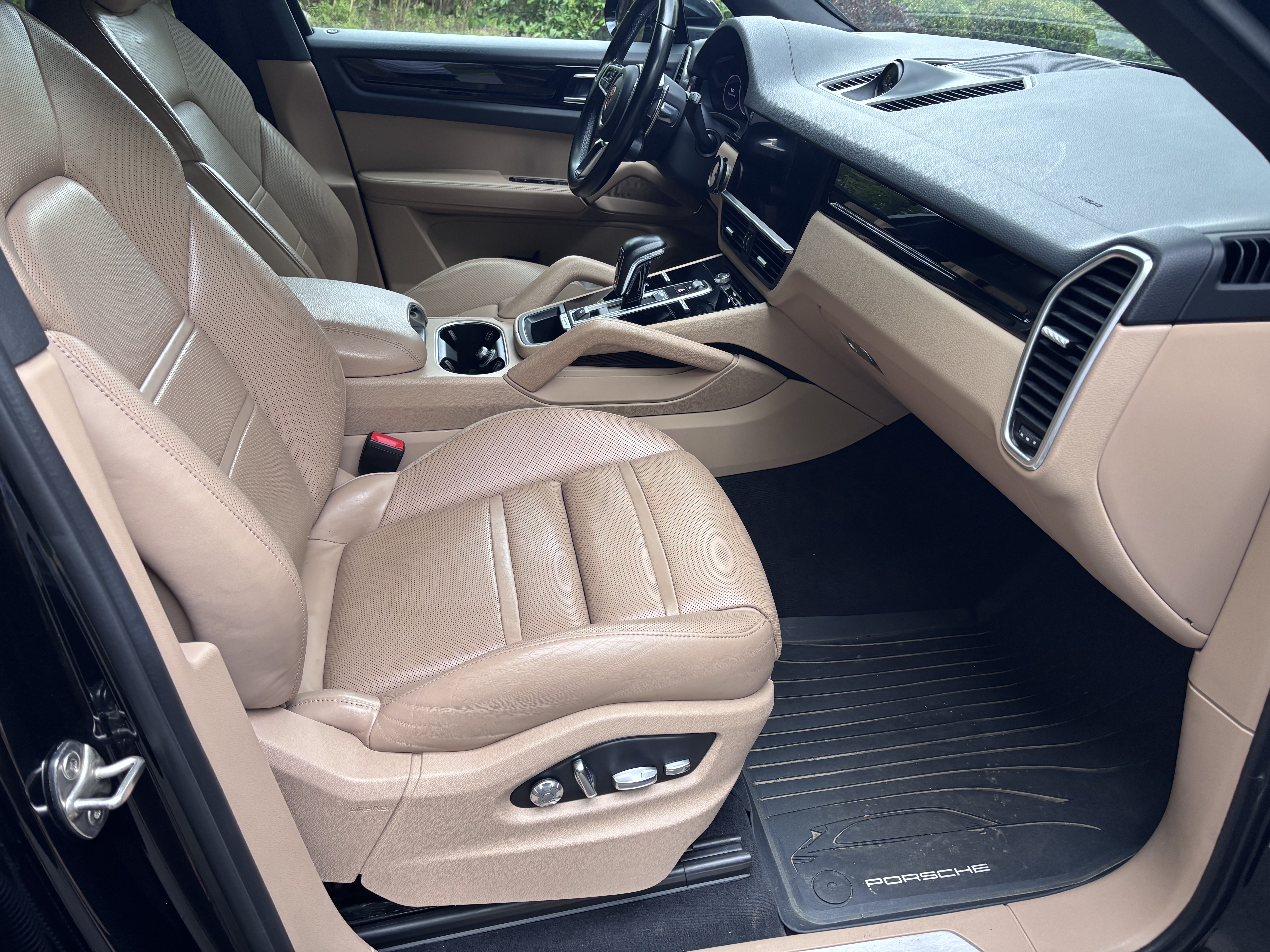 Used 2021 Porsche Cayenne AWD/4WD image 13