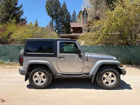 Used 2018 Jeep Wrangler Sport AWD/4WD image 1