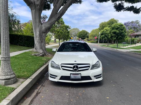 Used 2012 Mercedes-Benz C 250 Coupe image 2
