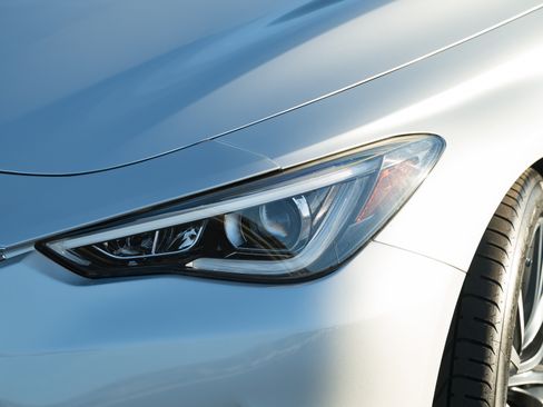 Used 2019 INFINITI Q60 3.0t Luxe image 8