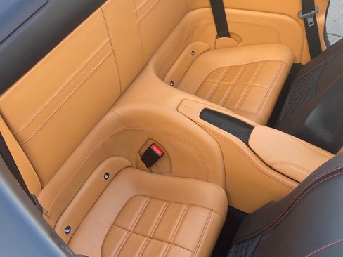 Used 2015 Ferrari California T image 21