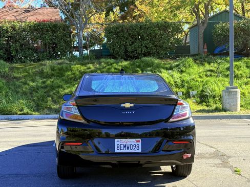 Used 2018 Chevrolet Volt LT w/ LT Driver Confidence Package image 8