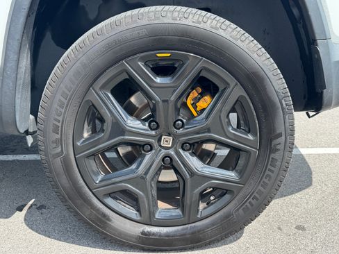 Used 2023 Rivian R1S Launch Edition AWD/4WD image 19