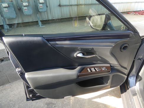 Used 2019 Lexus ES 350 F Sport image 14