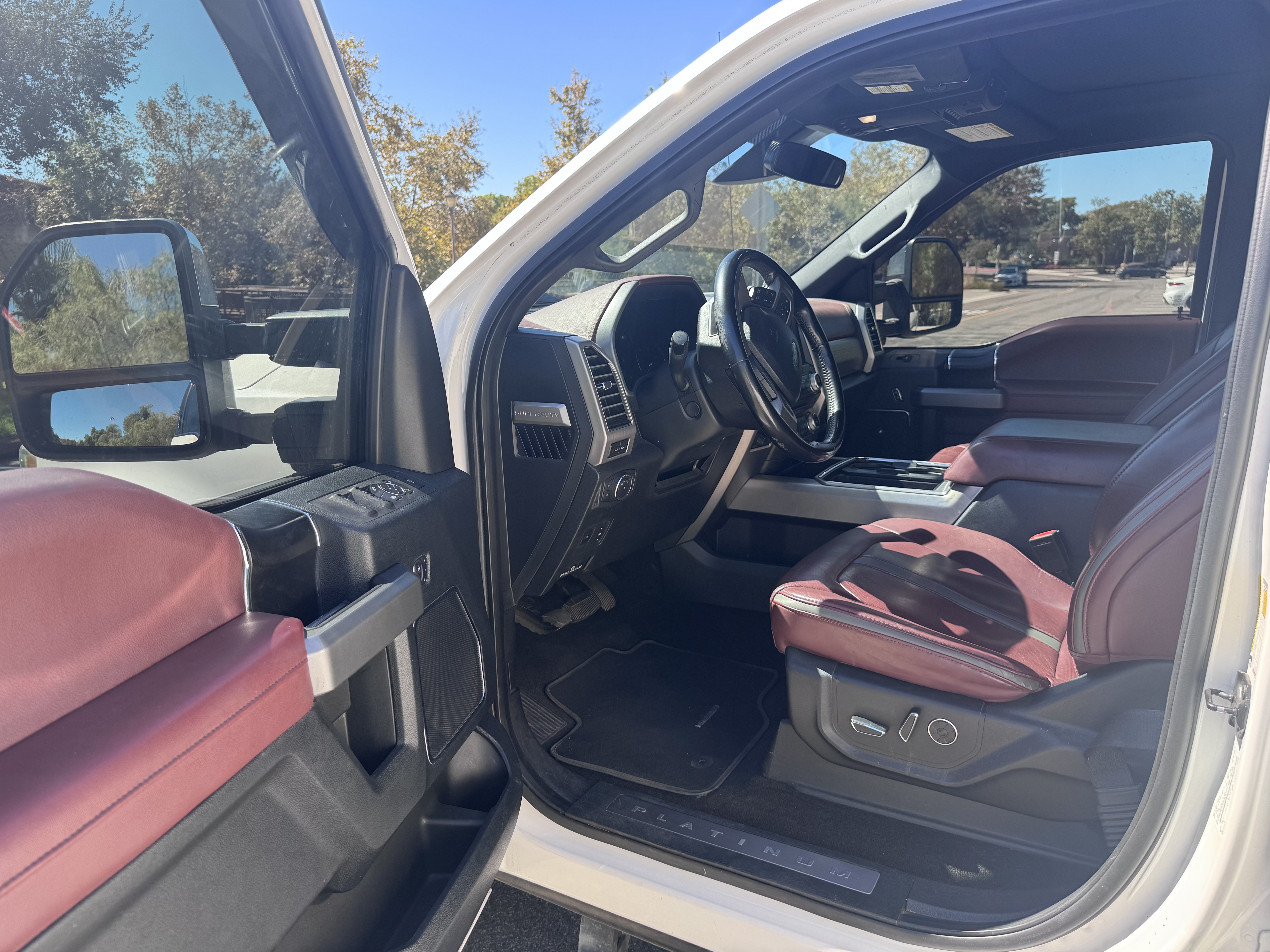 Used 2018 Ford F350 Platinum w/ Platinum Ultimate Package AWD/4WD image 20