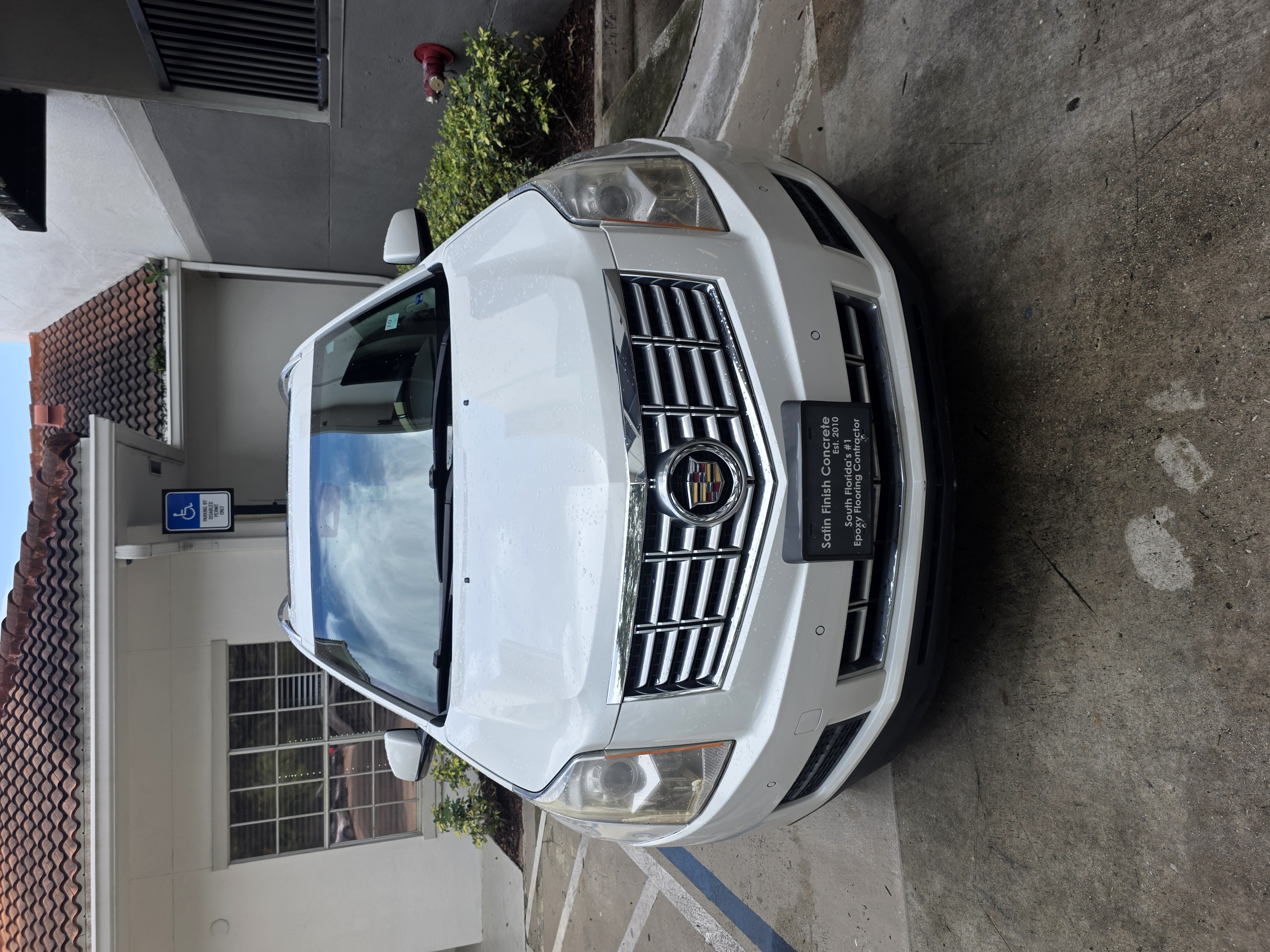 Used 2014 Cadillac SRX Luxury w/ Driver Awareness Package AWD/4WD image 2