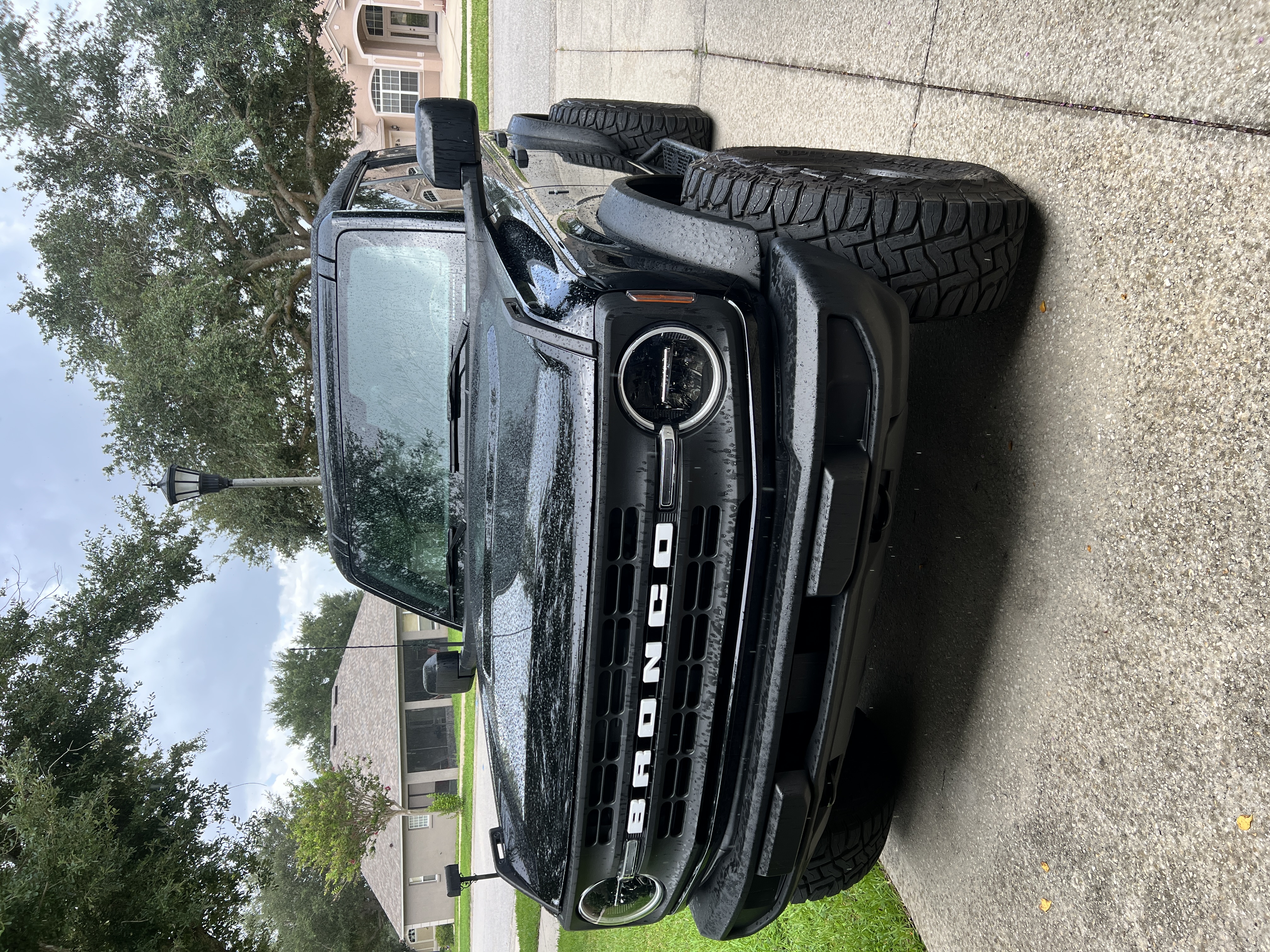 Used 2025 Ford Bronco 4-Door AWD/4WD image 2