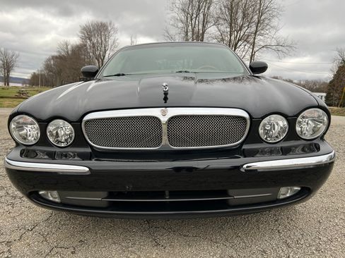 Used 2004 Jaguar XJ8 8 Sedan 4D image 4