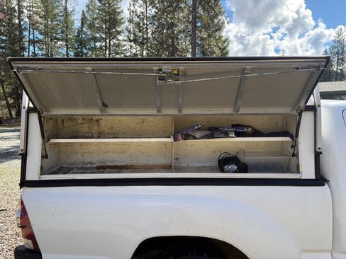 Used 2011 Toyota Tacoma 2WD Regular Cab image 11