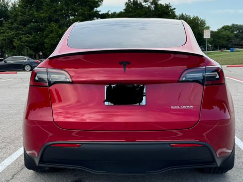 Used 2022 Tesla Model Y Performance AWD/4WD image 9