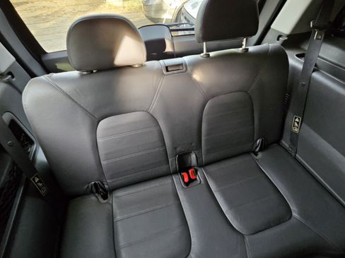 Used 2003 Ford Explorer XLT image 17