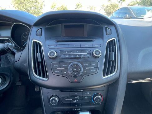 Used 2015 Ford Focus SE w/ Equipment Group 201A image 13