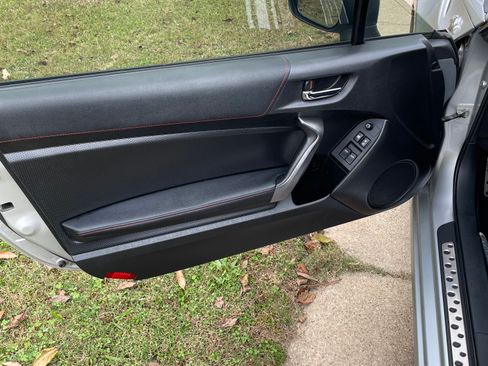 Used 2013 Scion FR-S image 2