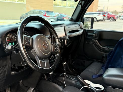 Used 2012 Jeep Wrangler Unlimited Sport image 13