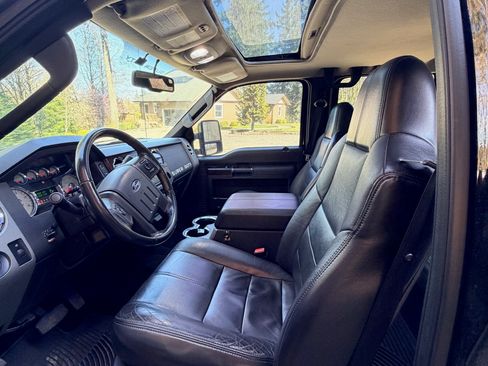 Used 2010 Ford F250 Lariat image 4