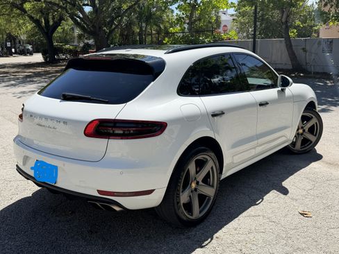 Used 2017 Porsche Macan Turbo image 9