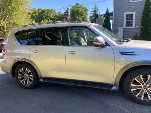 Used 2020 Nissan Armada SL w/ Premium Package AWD/4WD image 4