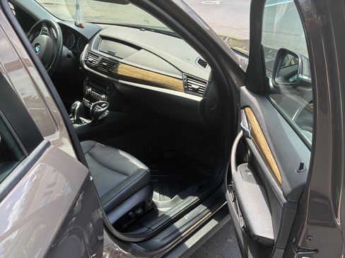 Used 2013 BMW X1 sDrive28i RWD image 10