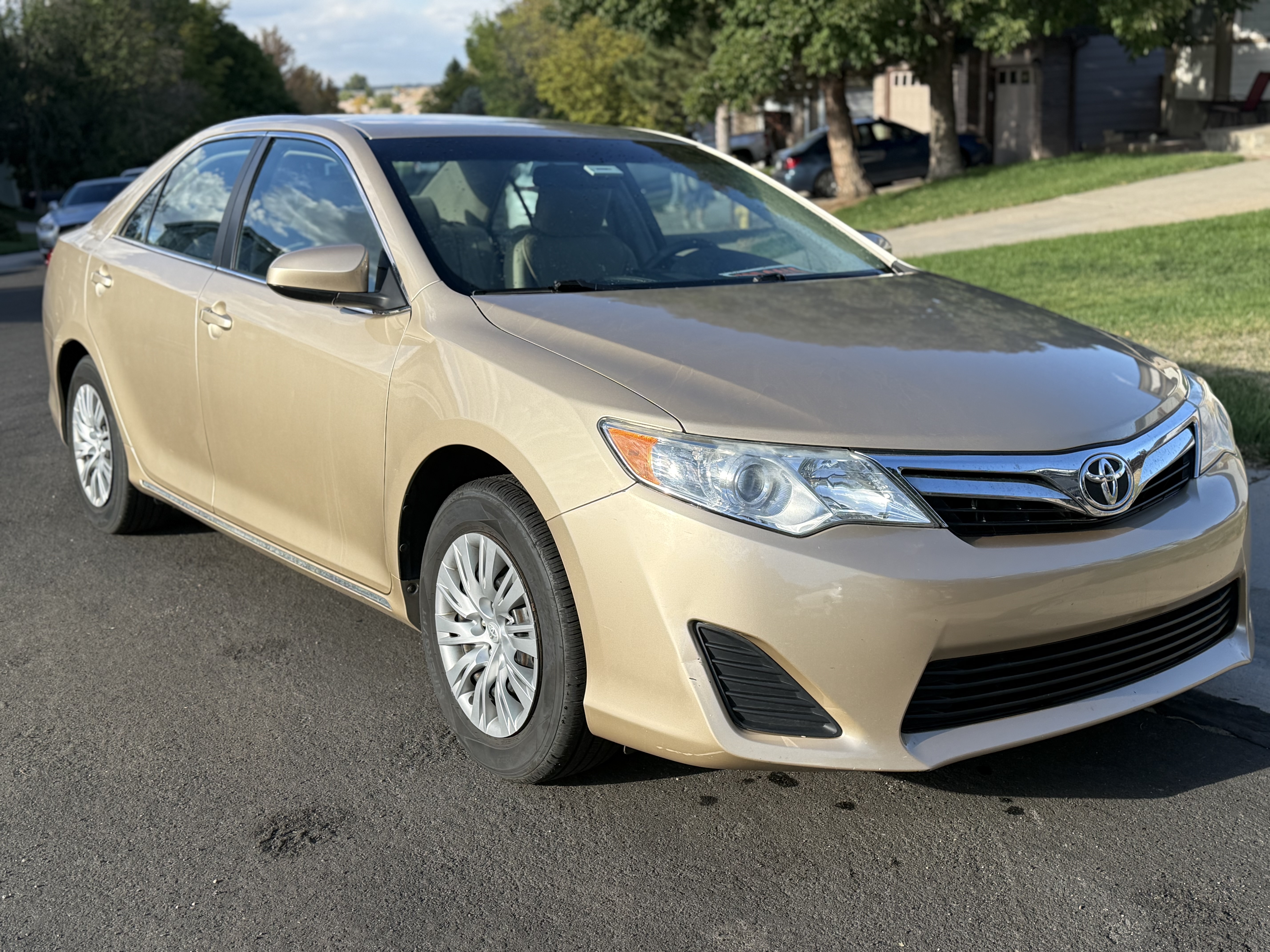Used 2012 Toyota Camry LE FWD image 5