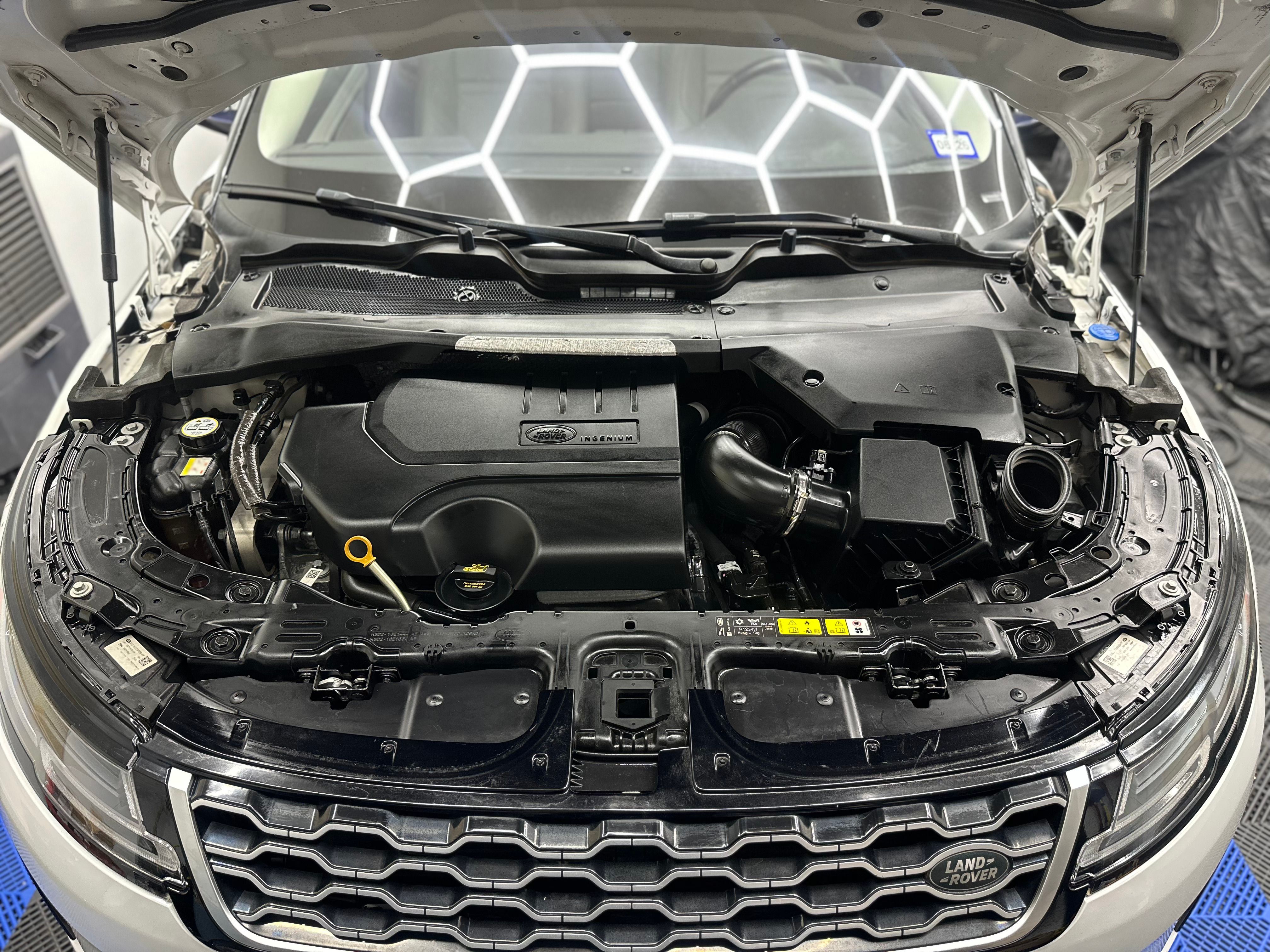 Used 2020 Land Rover Range Rover Evoque SE AWD/4WD image 13