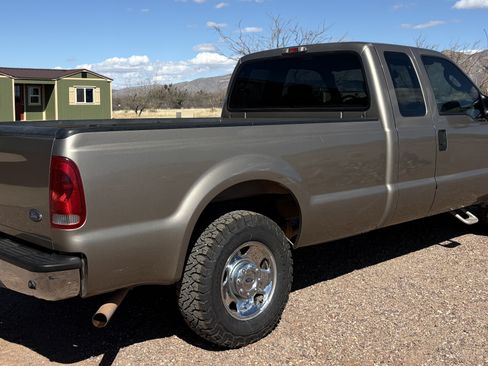 Used 2006 Ford F250 XLT image 1