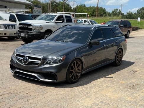 Used 2014 Mercedes-Benz E 63 AMG S-Model image 2