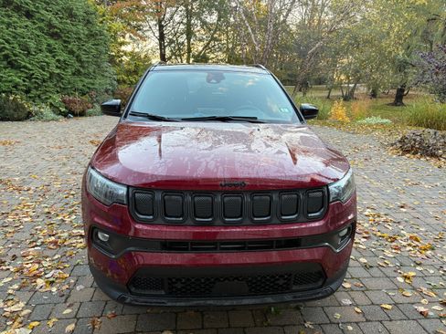 Used 2022 Jeep Compass Latitude image 2